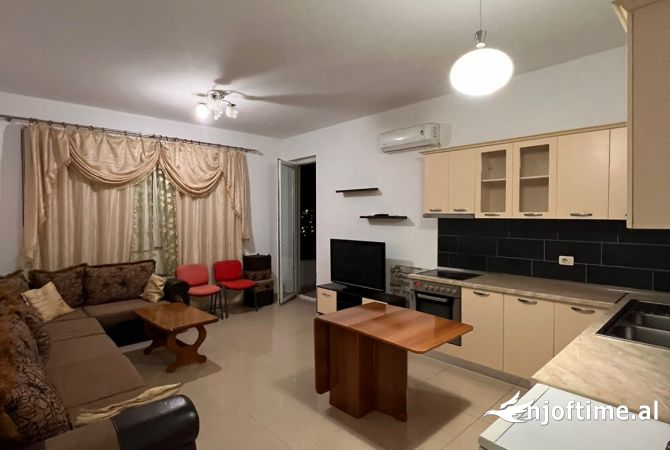 Shtepi me qera 2+1 ne Tirane - 350 Euro