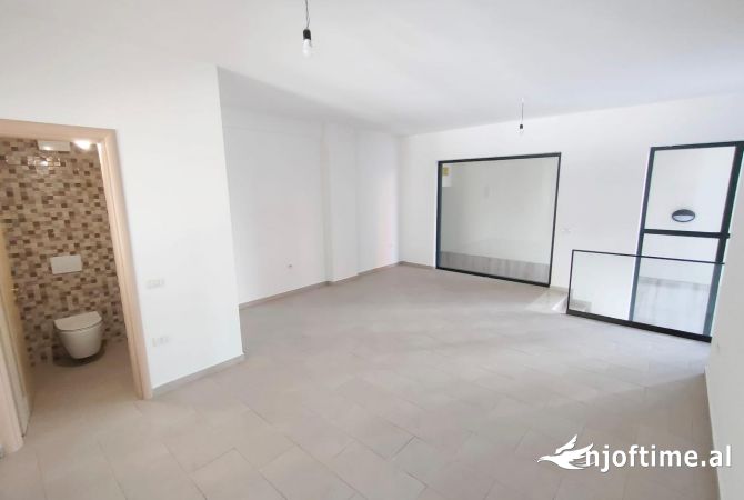 Ambient biznesi me qera 3+1 ne Tirane - 350 Euro