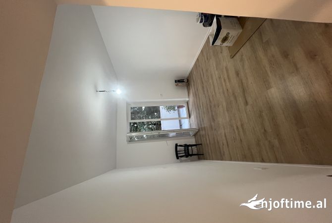 Shtepi me qera Apartament ne Tirane, 2+1, Mobilimi Bosh, pa mobiluar, Pagesa 550  Euro.