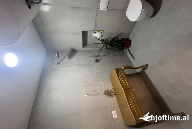 Shtepi me qera Apartament ne Tirane, 2+1, Mobilimi Bosh, pa mobiluar, Pagesa 550  Euro.
