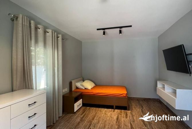 Shtepi ne shitje Vila Luksoze ne Kavaje, 1+1, Mobilimi E mobiluar, Pagesa 450,000  Euro.