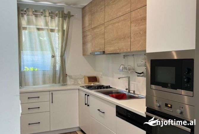 Shtepi ne shitje Vila Luksoze ne Kavaje, 1+1, Mobilimi E mobiluar, Pagesa 450,000  Euro.