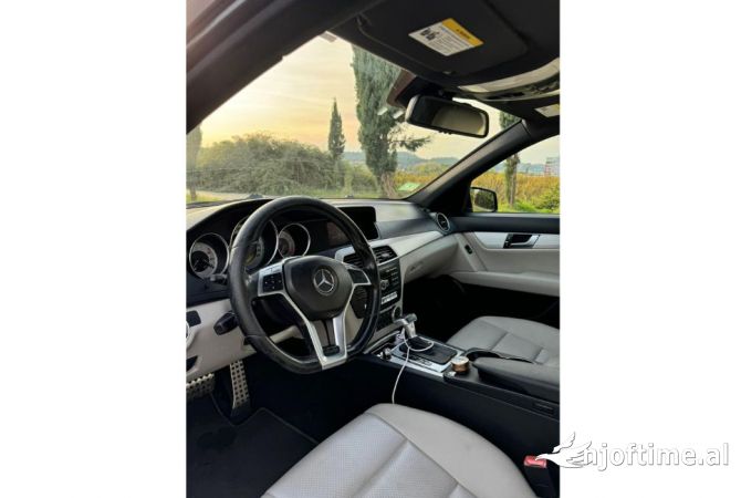 Noleggio Auto  a Tirana - 40 Euro