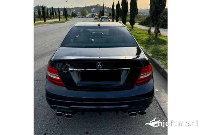 Jepet makine me qera Mercedes Benz C Class duke filluar nga 40 Euro , Rinas