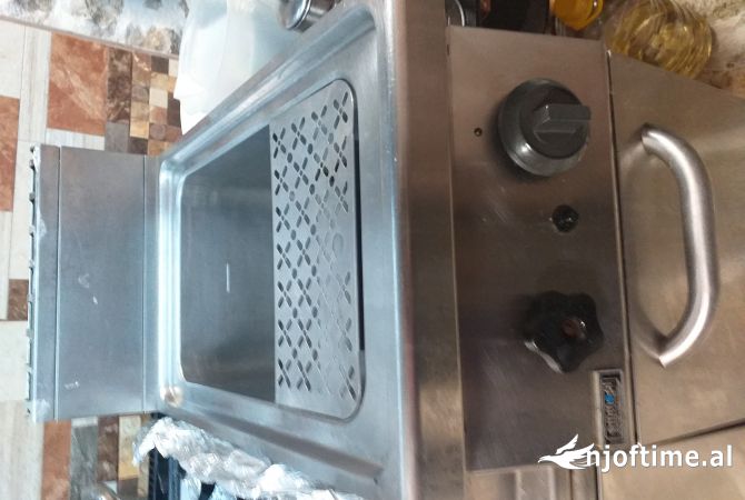 Different articles  in Tirana - 2,850 Euro