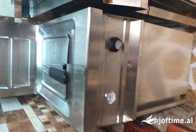 Different articles  in Tirana - 2,850 Euro