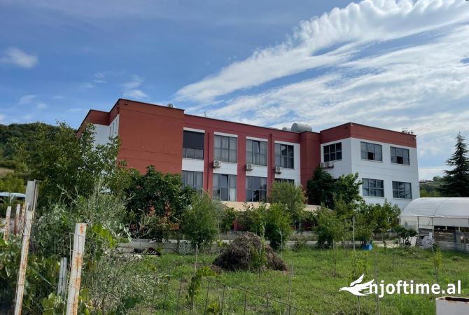 Ambient biznesi me qera 3+1 ne Tirane - 6,500 Euro