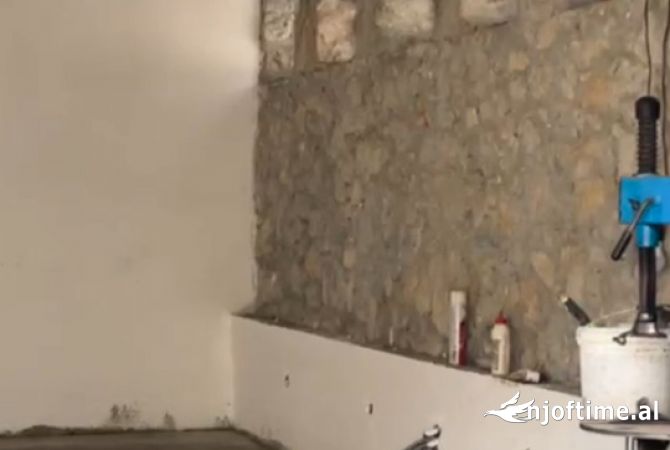 Ambient biznesi me qera 4+1 ne Tirane - 50,000 Leke