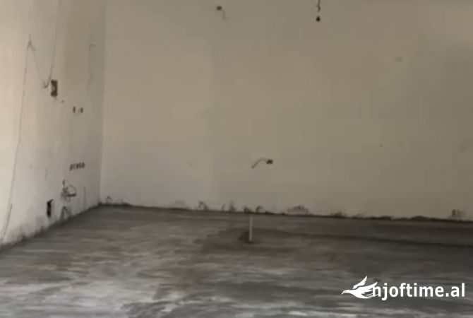 Ambient biznesi me qera 4+1 ne Tirane - 50,000 Leke