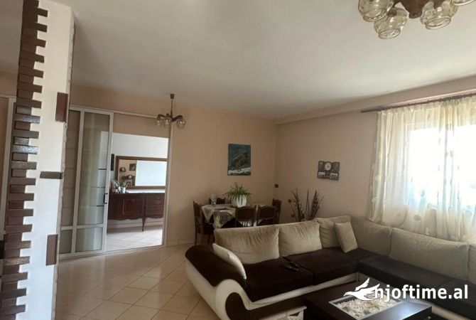 Shtepi ne shitje Shtepi Private ne Tirane, 6+1, Mobilimi E mobiluar, Pagesa 248,000  Euro.