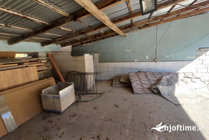 Ambient biznesi me qera 4+1 ne Tirane - 600 Euro