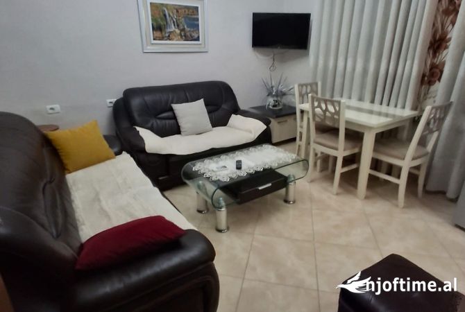 Shtepi me qera Apartament ne Tirane, 1+1, Mobilimi E mobiluar, Pagesa 450  Euro.