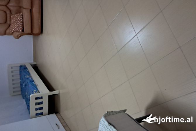 Shtepi me qera Apartament ne Tirane, 1+1, Mobilimi E mobiluar, Pagesa 300  Euro.