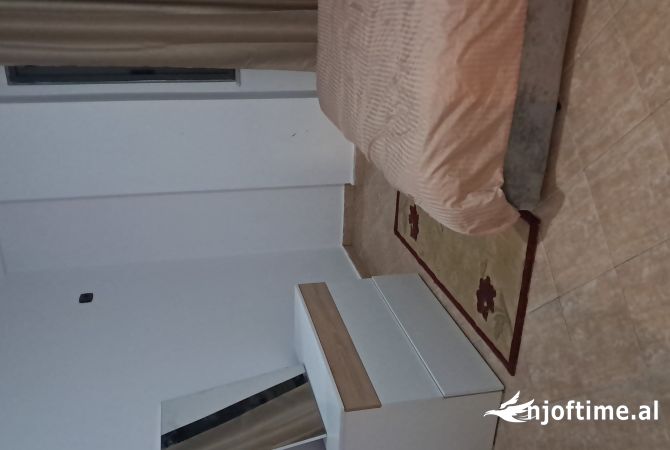Shtepi me qera Apartament ne Tirane, 2+1, Mobilimi E mobiluar, Pagesa 500  Euro.