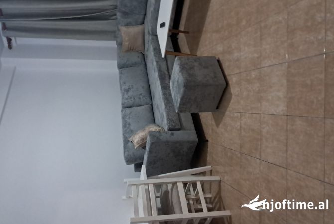 Shtepi me qera Apartament ne Tirane, 2+1, Mobilimi E mobiluar, Pagesa 500  Euro.