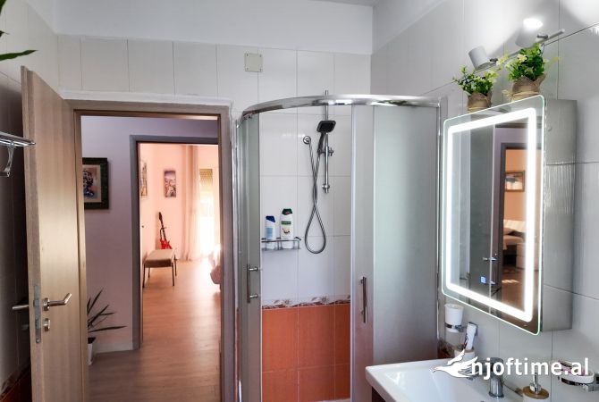 Shtepi me qera 2+1 ne Tirane - 750 Euro
