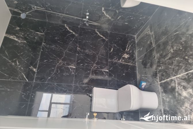 Shtepi ne shitje Apartament ne Tirane, 3+1, Mobilimi Bosh, pa mobiluar, Pagesa 124,000  Euro.