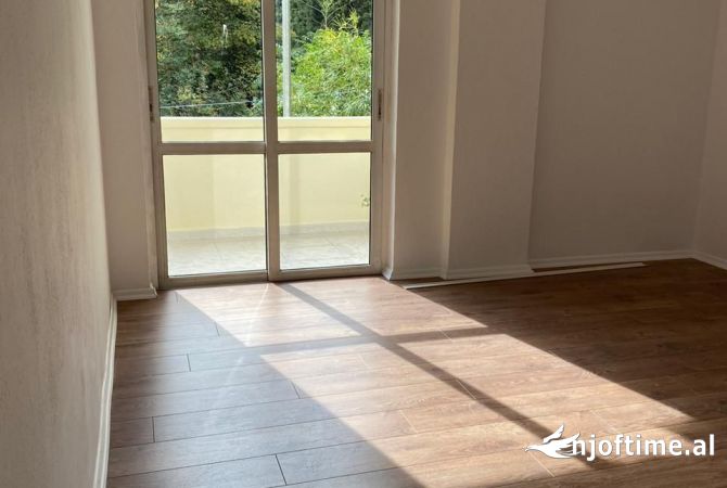 Shtepi me qera 2+1 ne Tirane - 750 Euro