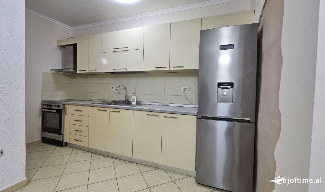 Shtepi me qera Apartament ne Tirane, 2+1, Mobilimi E mobiluar, Pagesa 550  Euro.