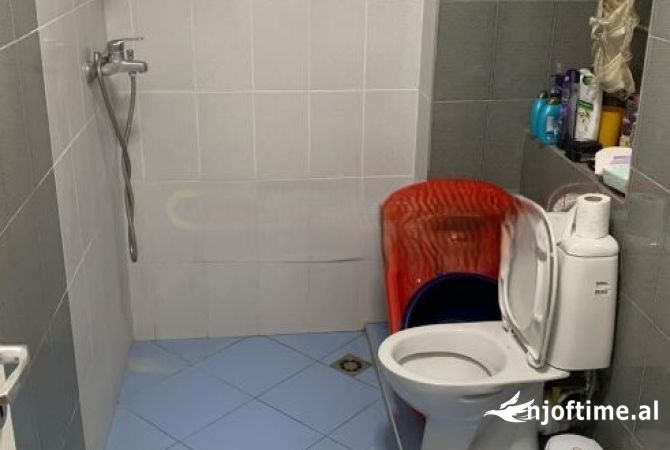 Shtepi me qera Apartament ne Tirane, 1+1, Mobilimi E mobiluar, Pagesa 500  Euro.