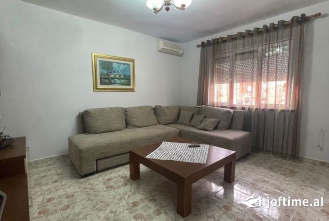 Shtepi me qera 2+1 ne Tirane - 500 Euro