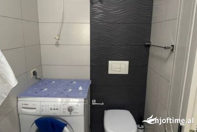 Shtepi me qera Apartament ne Tirane, 2+1, Mobilimi E mobiluar, Pagesa 500  Euro.