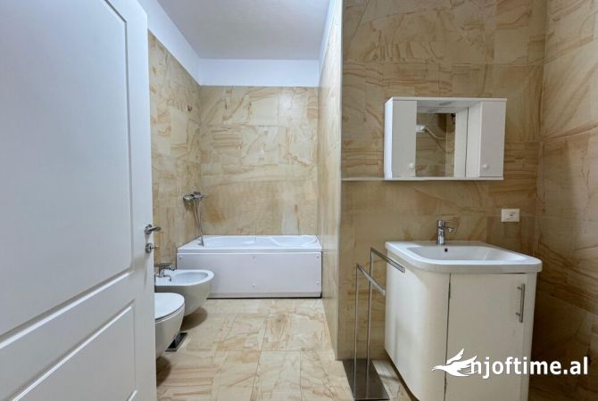 Shtepi me qera Apartament ne Tirane, 2+1, Mobilimi E mobiluar, Pagesa 550  Euro.