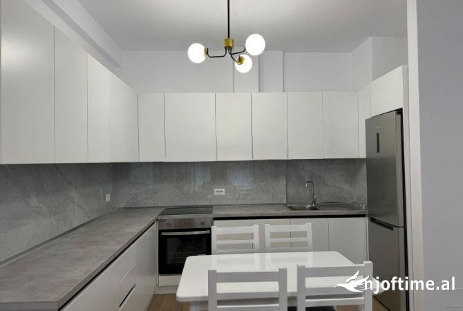 Shtepi me qera 2+1 ne Tirane - 550 Euro