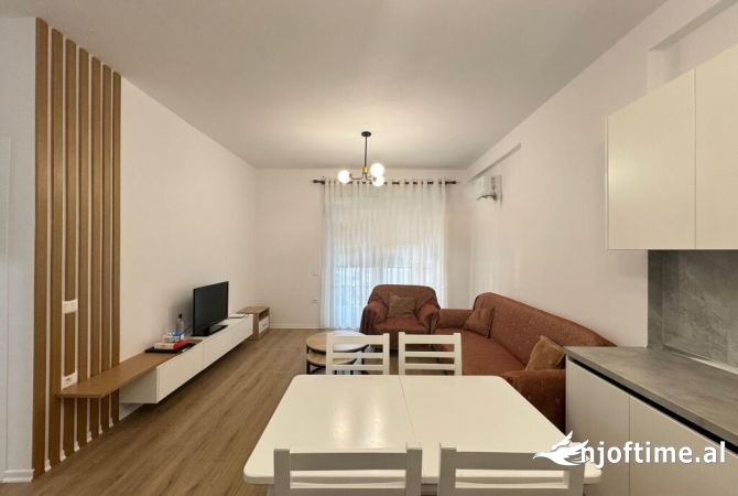 Shtepi me qera 2+1 ne Tirane - 550 Euro