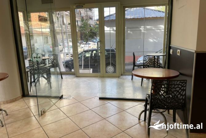 Ambient biznesi me qera 1+1 ne Tirane - 400 Euro