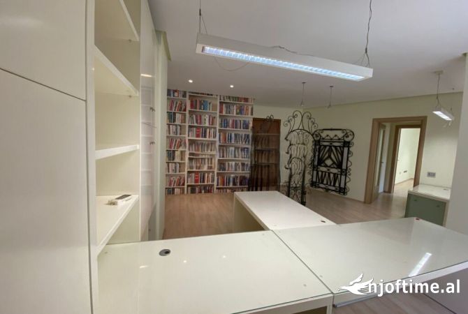 Ambient biznesi me qera 1+1 ne Tirane - 600 Euro