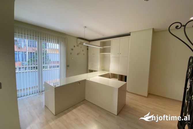 Ambient biznesi me qera 1+1 ne Tirane - 600 Euro