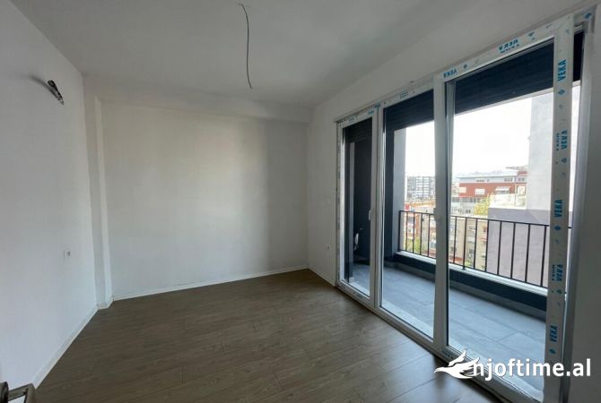 Ambient biznesi me qera 3+1 ne Tirane - 600 Euro