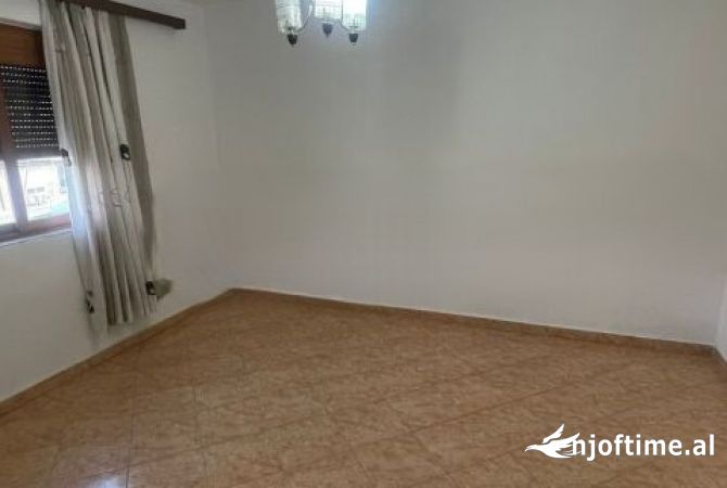 Shtepi ne shitje 1+1 ne Tirane - 88,000 Euro