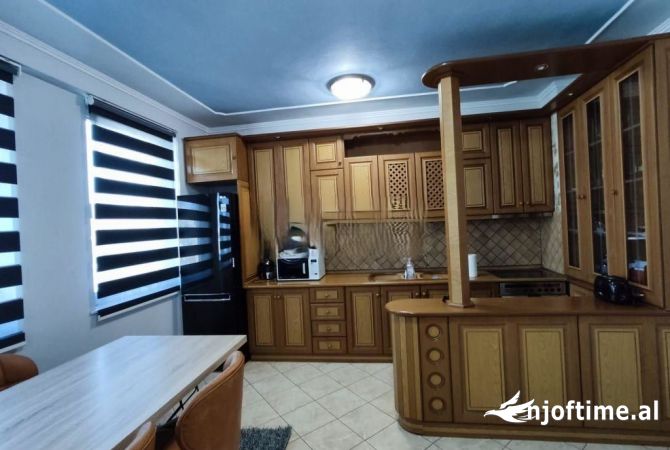 Shtepi me qera 3+1 ne Tirane - 800 Euro