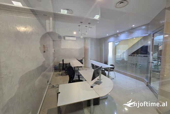Ambient biznesi ne shitje 3+1 ne Tirane - 170,000 Euro