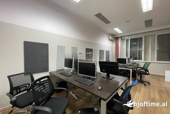 Ambient biznesi me qera 3+1 ne Tirane - 2,700 Euro