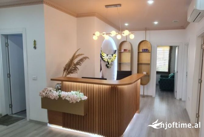 Ambient biznesi me qera 3+1 ne Tirane - 1,300 Euro