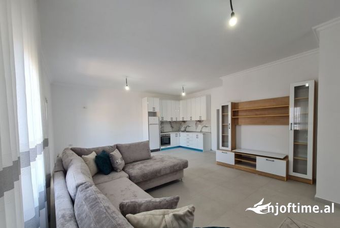 Shtepi me qera 2+1 ne Tirane - 450 Euro