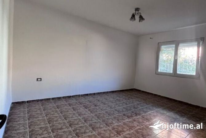 Shtepi ne shitje 1+1 ne Tirane - 78,000 Euro