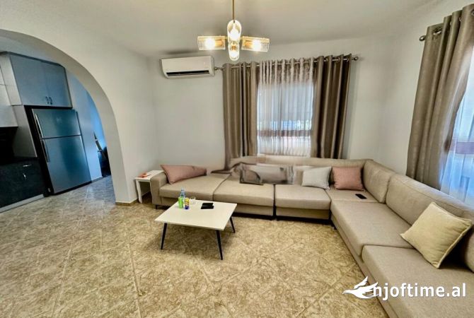 Shtepi me qera 2+1 ne Tirane - 550 Euro