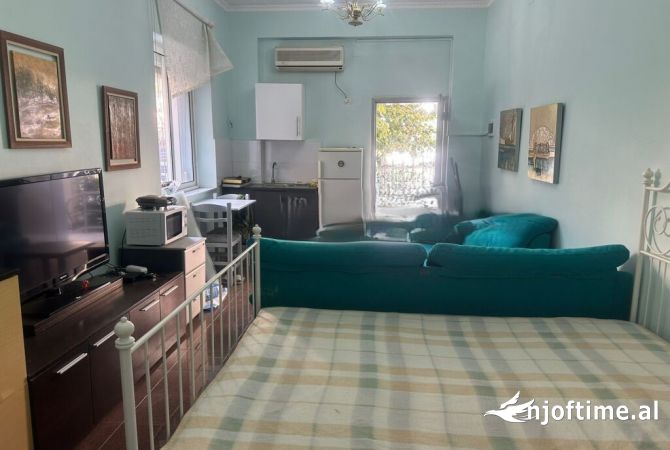 Shtepi me qera Garsoniere ne Tirane - 300 Euro