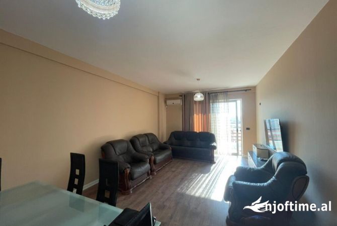 Shtepi me qera 2+1 ne Tirane - 450 Euro
