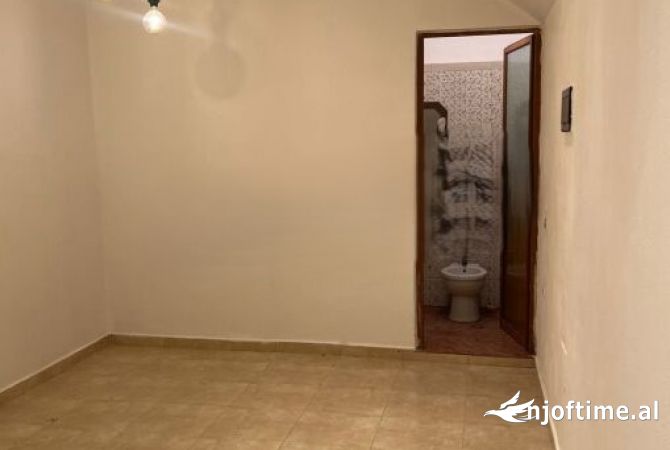Ambient biznesi ne shitje 1+1 ne Tirane - 330 Euro