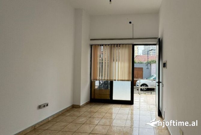 Ambient biznesi me qera 1+1 ne Tirane - 400 Euro
