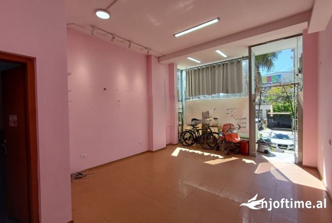 Ambient biznesi me qera 1+1 ne Tirane - 300 Euro