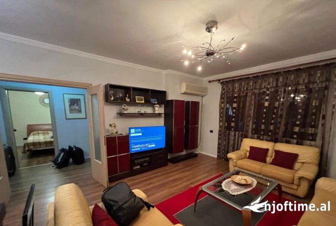 Shtepi me qera 2+1 ne Tirane - 750 Euro