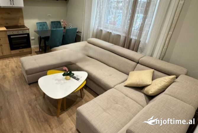 Shtepi me qera 2+1 ne Tirane - 450 Euro