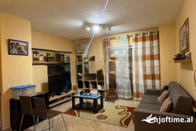 Jepet me Qera Apartament 1+1 tek ATSH, Pazari i Ri 600 € /Muaj