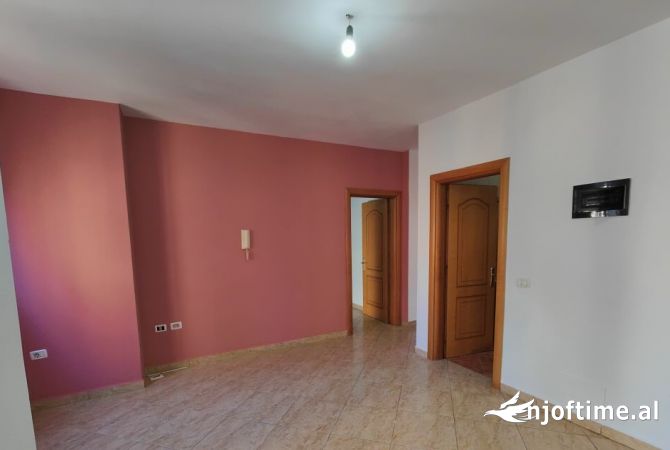Shtepi me qera 2+1 ne Tirane - 600 Euro